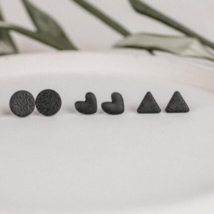 Ohrstecker aus PolymerClay in Schwarz